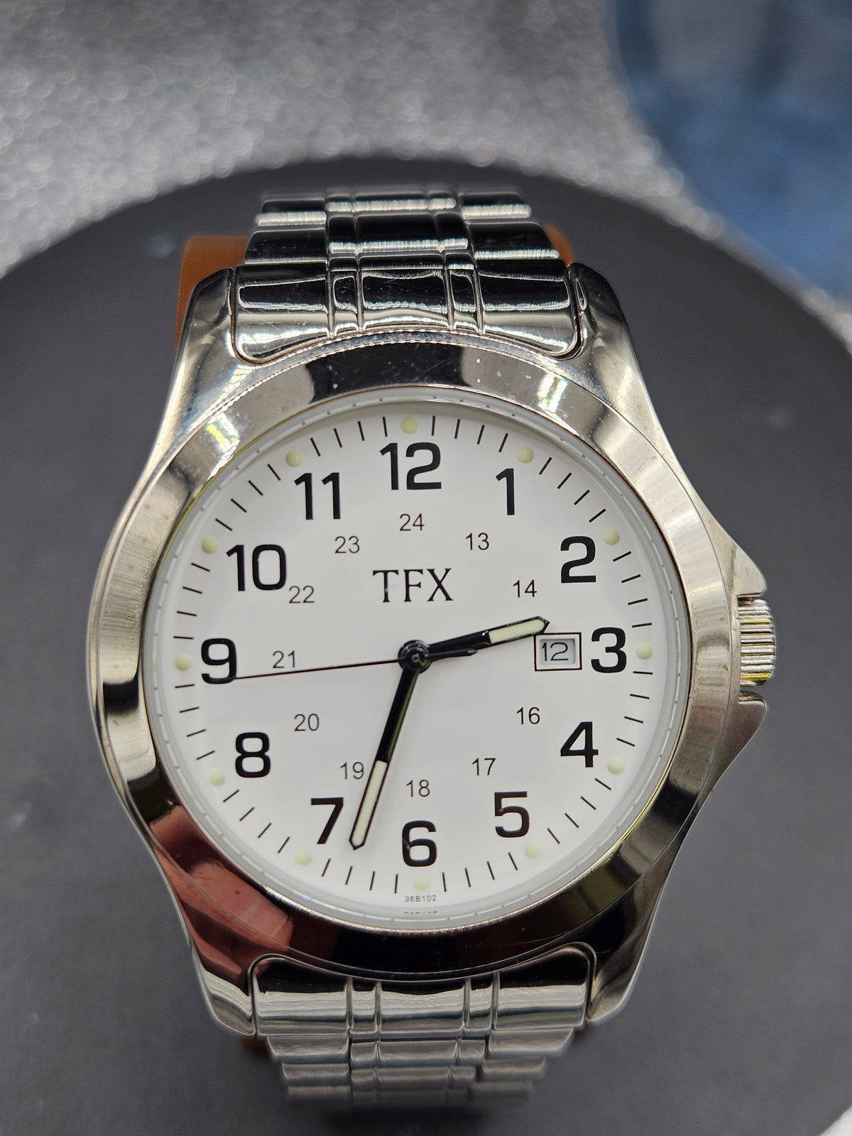 Vintage TFX by Bulova stainless steel date white enamel dial mens watch