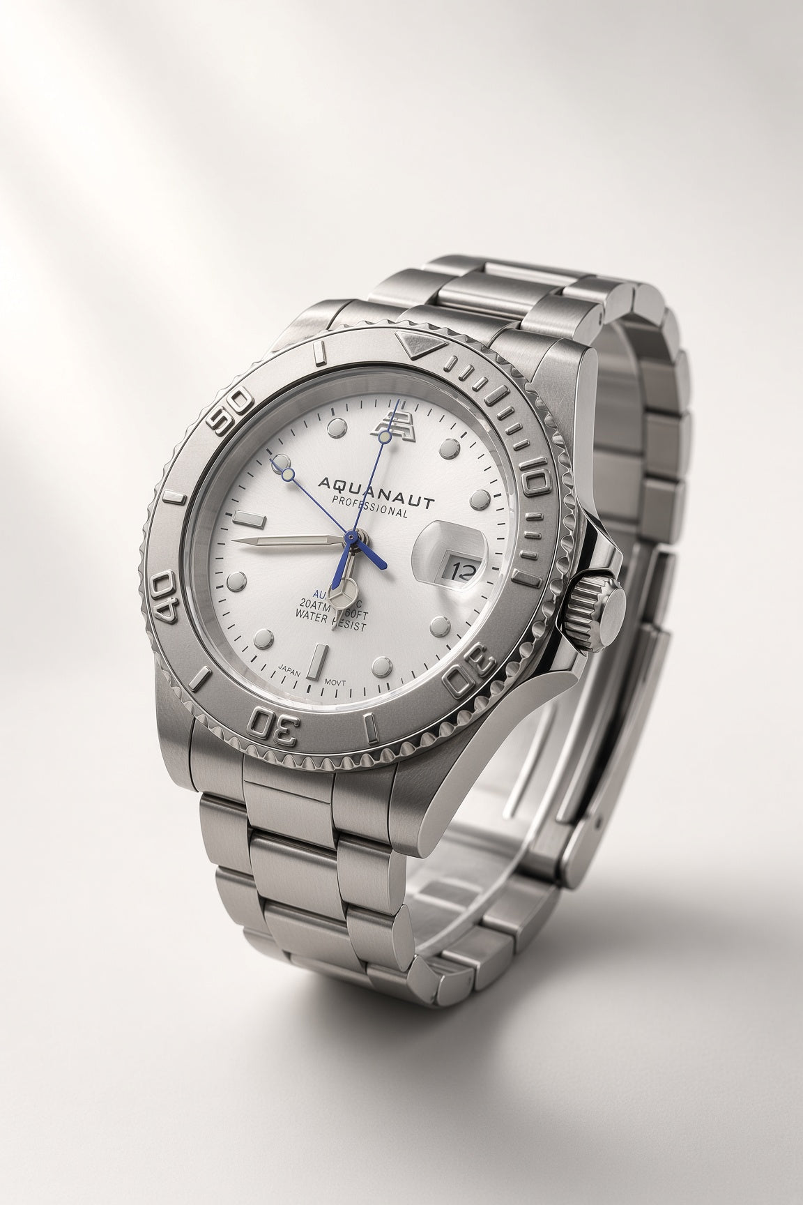 Aquanaut Professional, stainless steel case and oyster-style bracelet with a high-contrast white dial