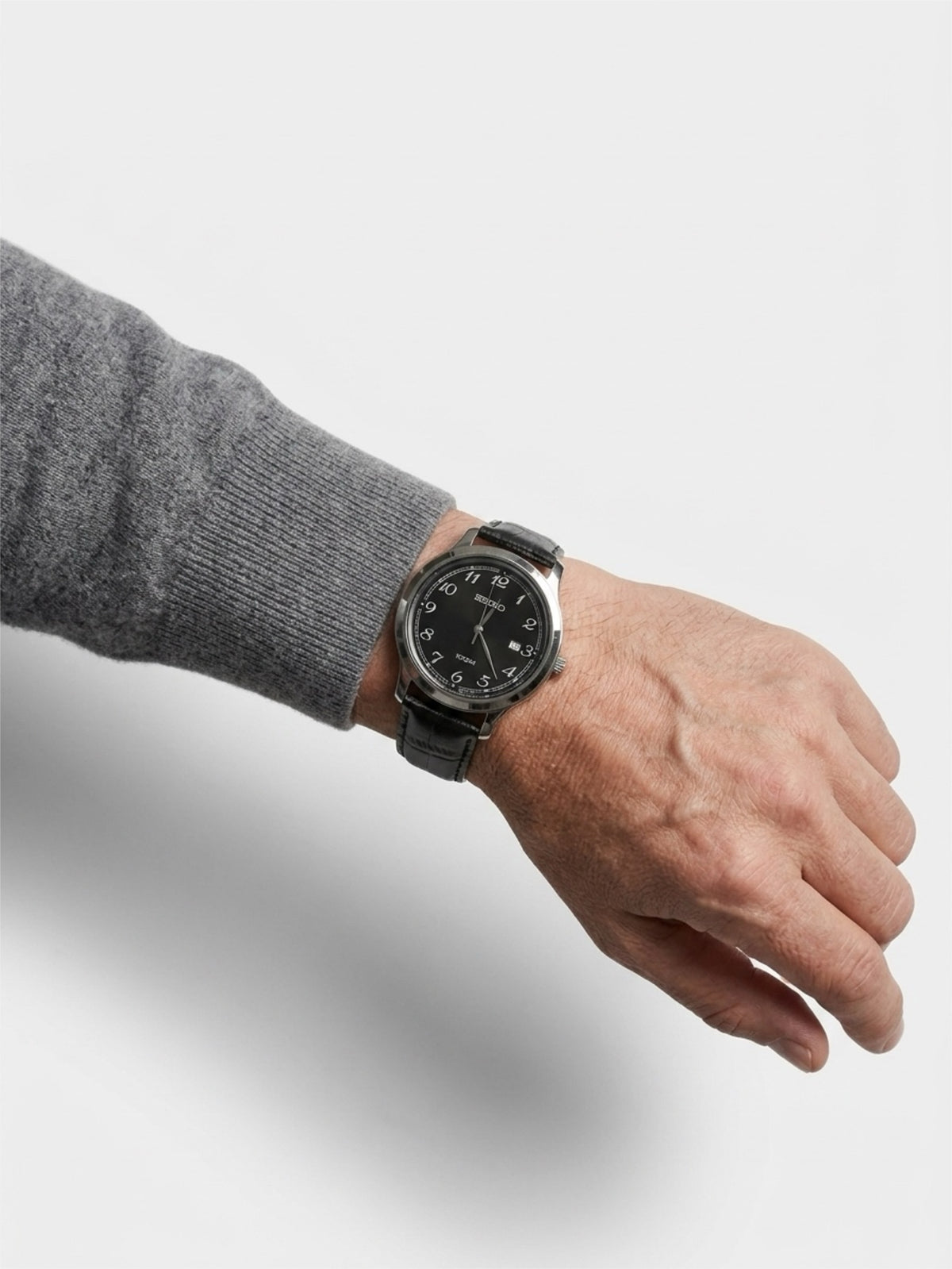 NEW Seiko SUR189 black dial leather and black leather mens band