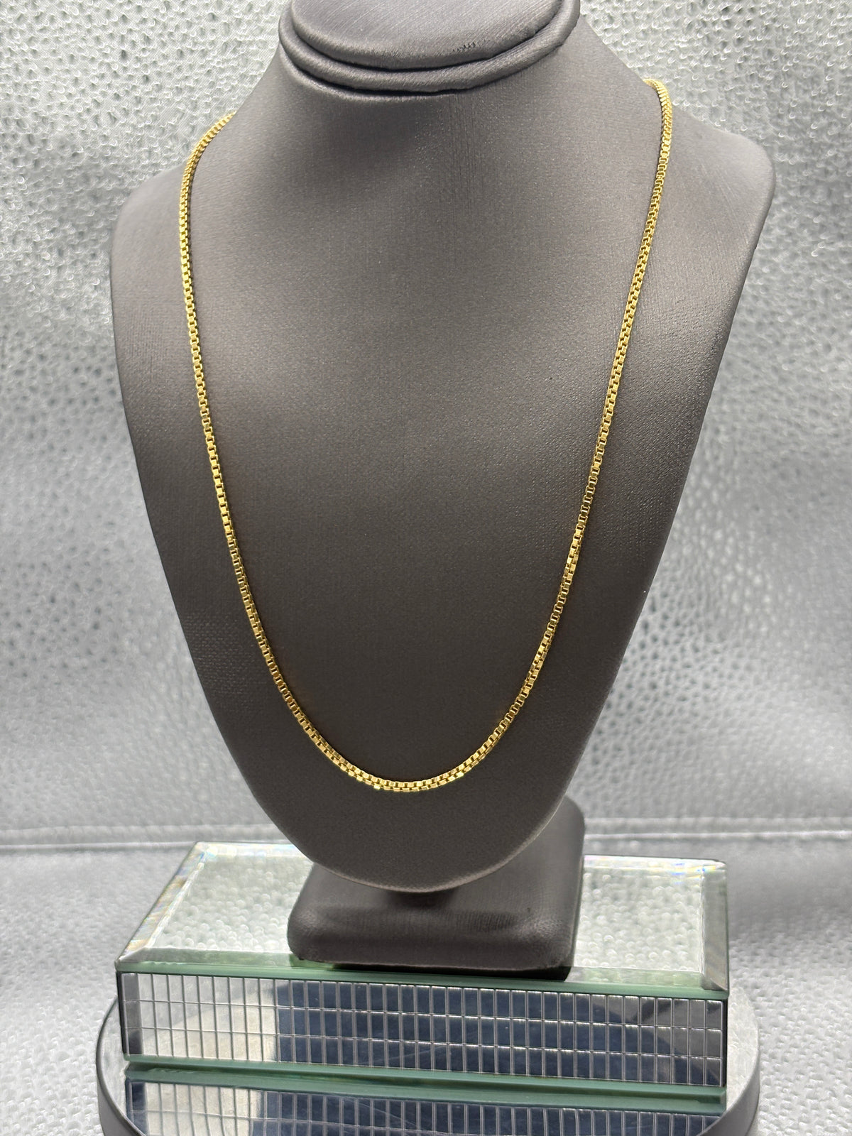 Ladies/Gents 18 Karat Yellow Gold Box Link Chain