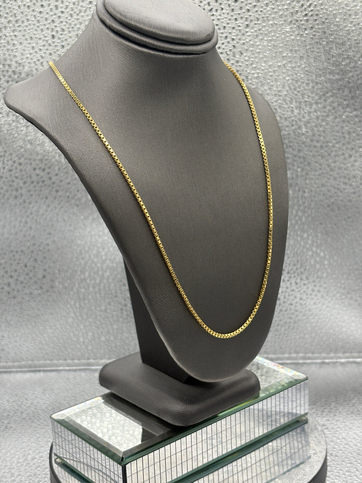 Ladies/Gents 18 Karat Yellow Gold Box Link Chain
