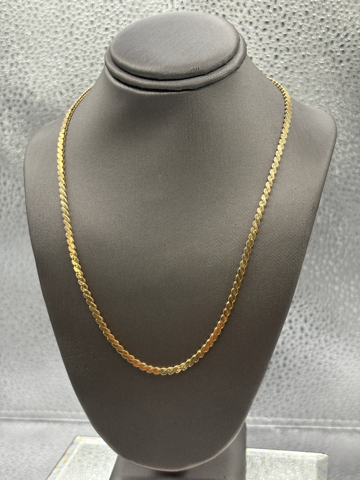 Ladies Vintage 14 Karat Yellow Gold Double S Link Chain