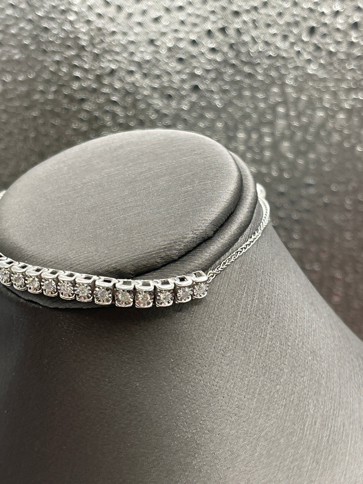 Brilliant 14 Karat White Gold Diamond Bracelet