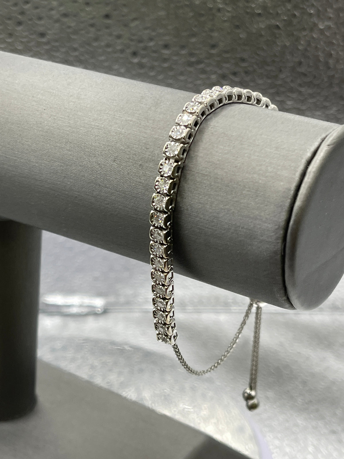 Brilliant 14 Karat White Gold Diamond Bracelet