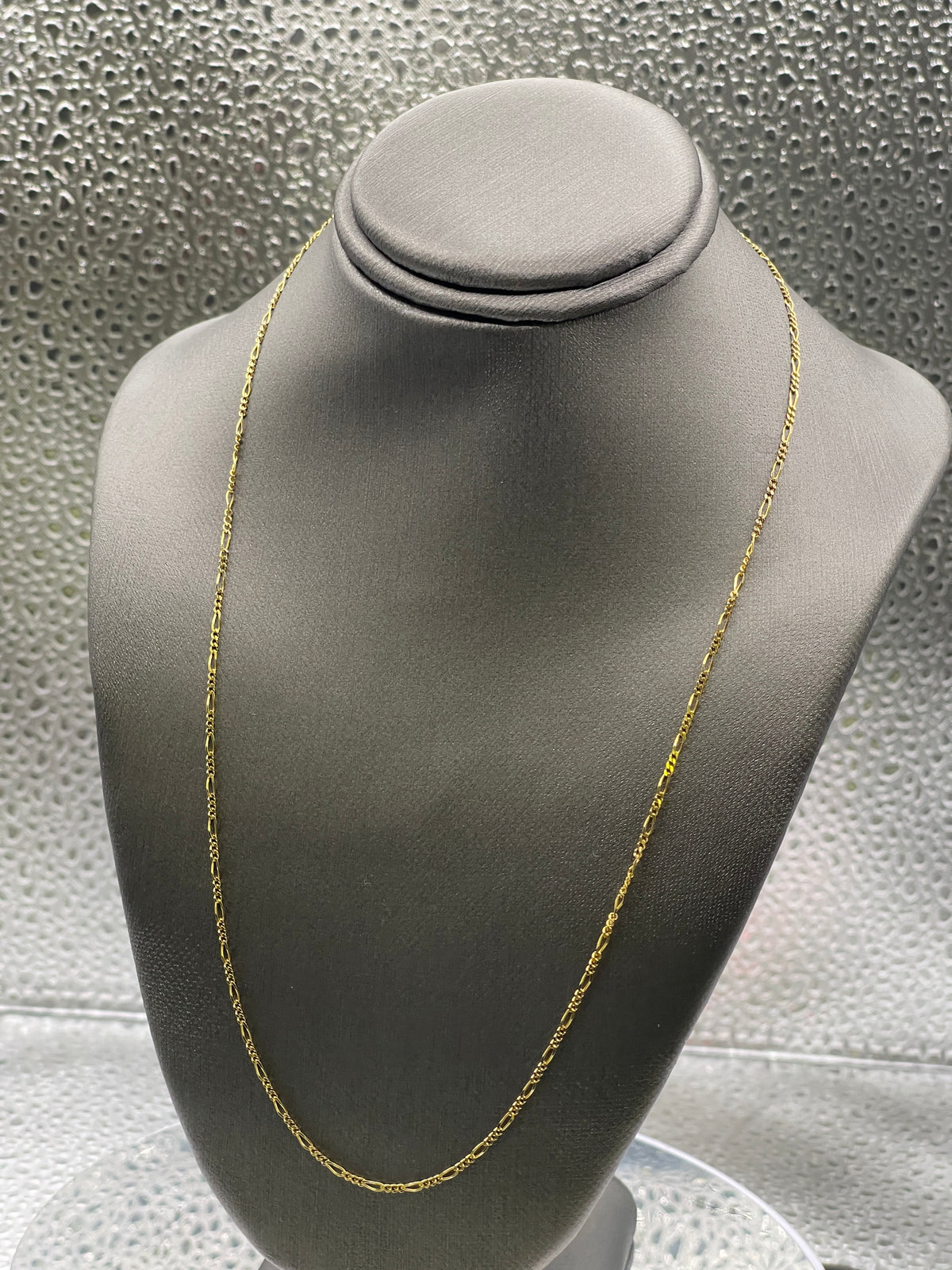 10 Karat Yellow Gold Beveled Figaro Link Chain