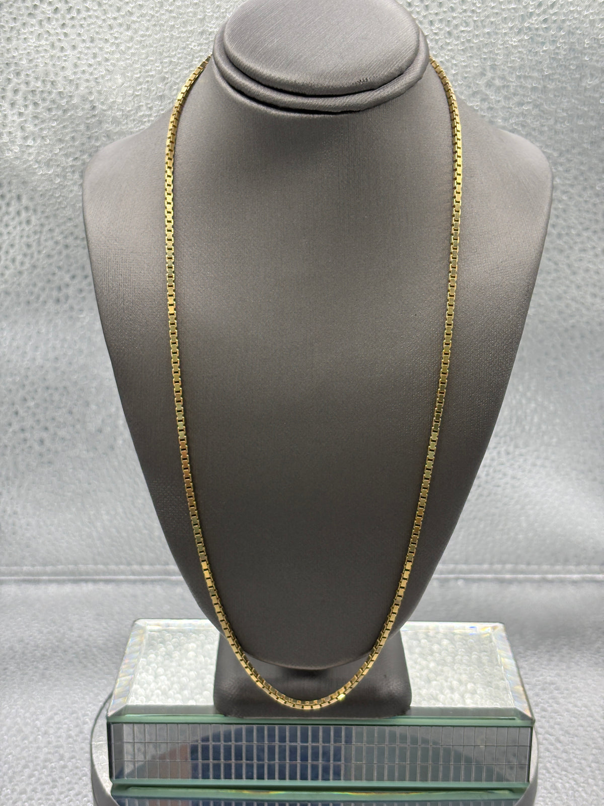 Ladies/Gents Vintage 14 Karat Yellow Gold Mirrored Box Chain