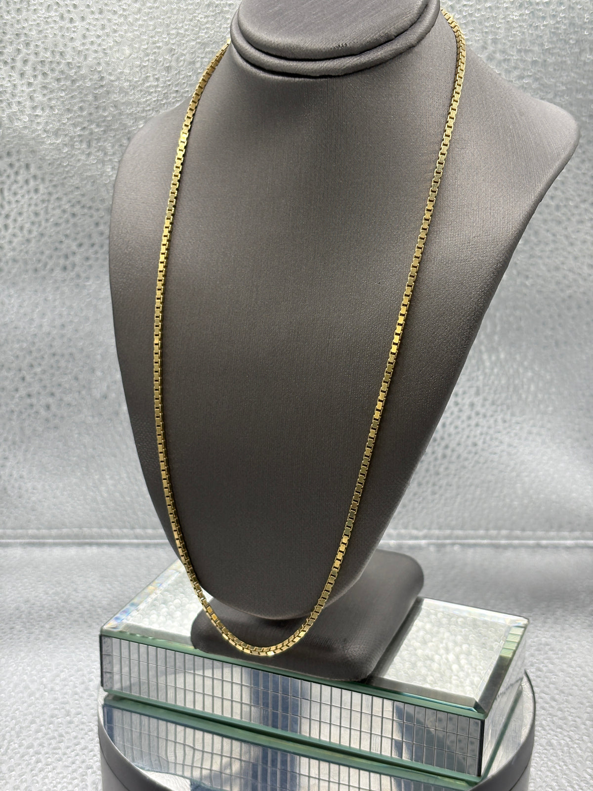 Ladies/Gents Vintage 14 Karat Yellow Gold Mirrored Box Chain