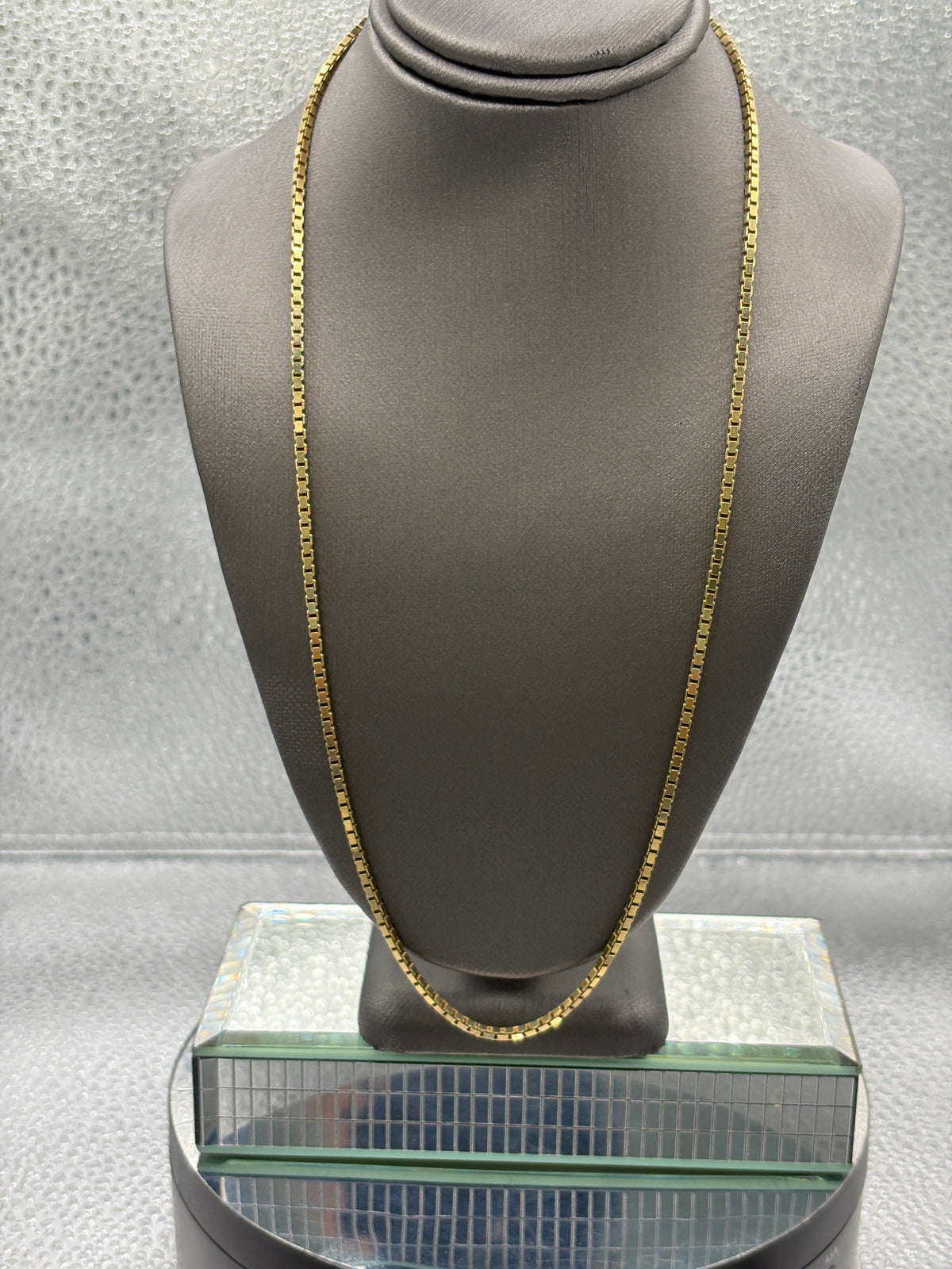 Ladies/Gents Vintage 14 Karat Yellow Gold Mirrored Box Chain