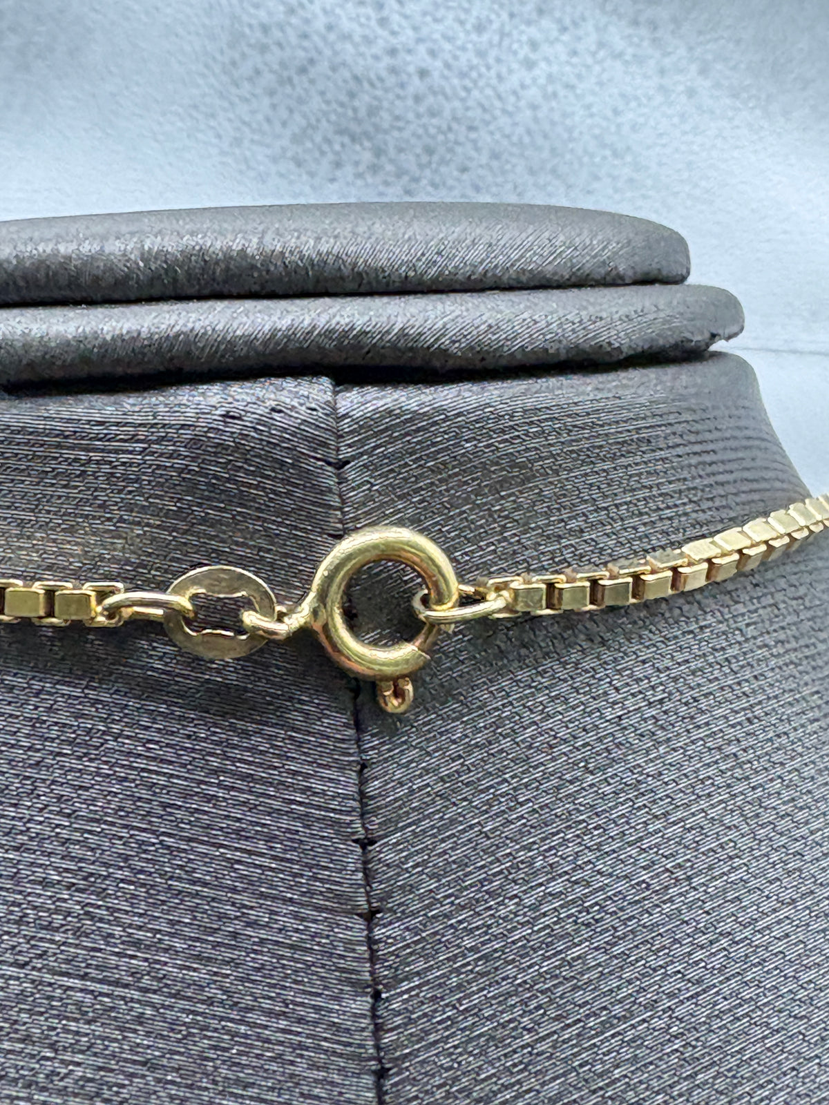 Ladies/Gents Vintage 14 Karat Yellow Gold Mirrored Box Chain