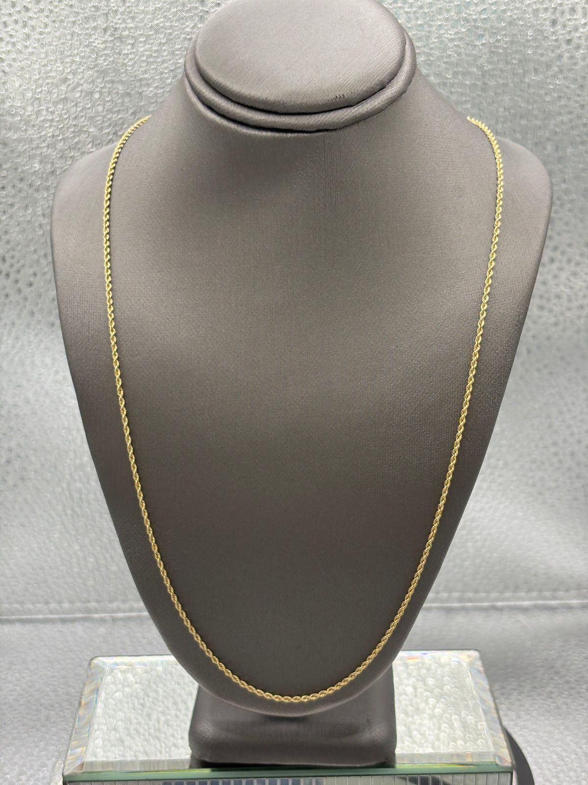 Ladies 14 Karat Solid Yellow Gold Di-Cut Solid Rope Chain