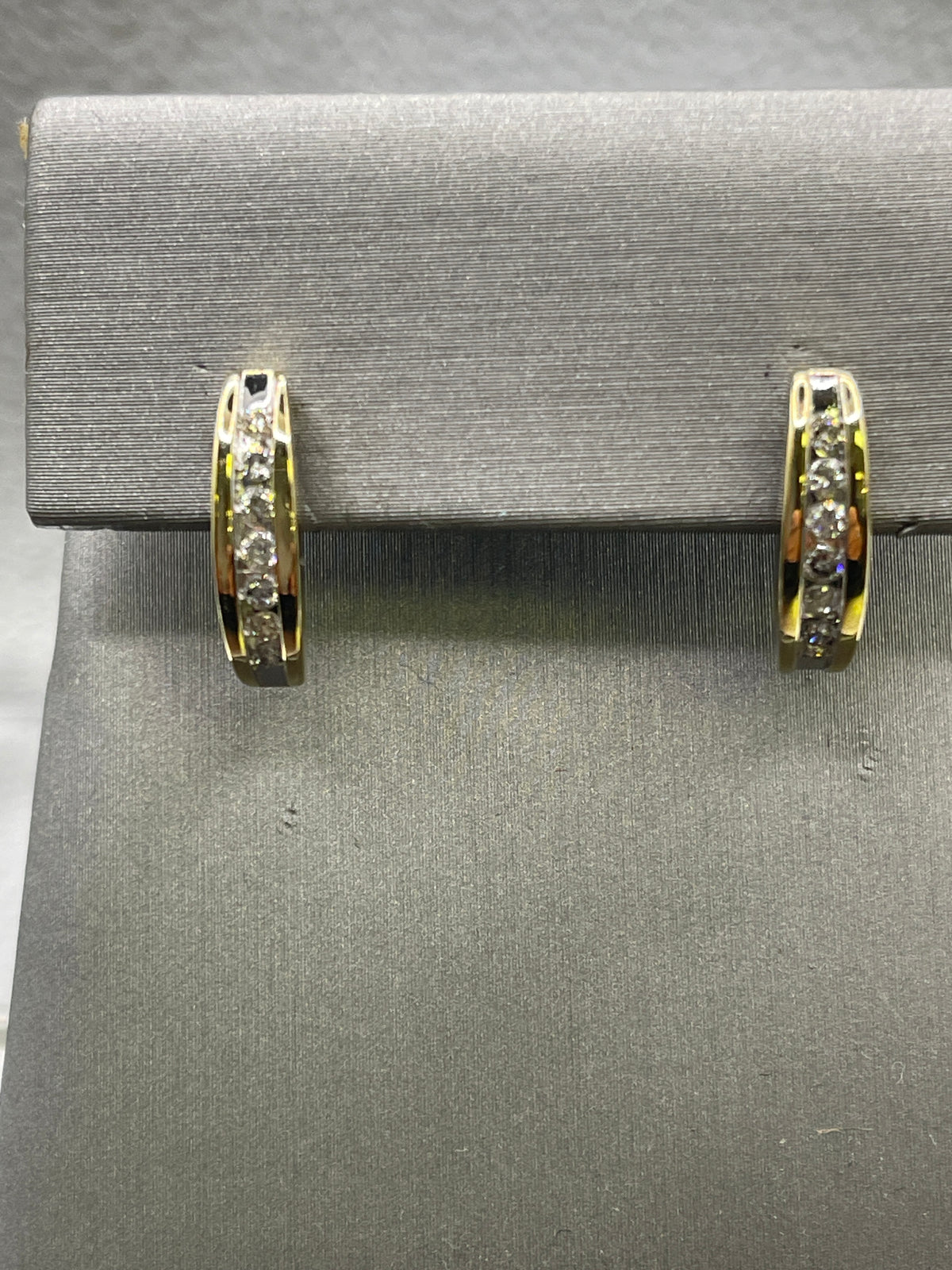 Ladies 14 Karat Yellow Gold and Diamond Earrings