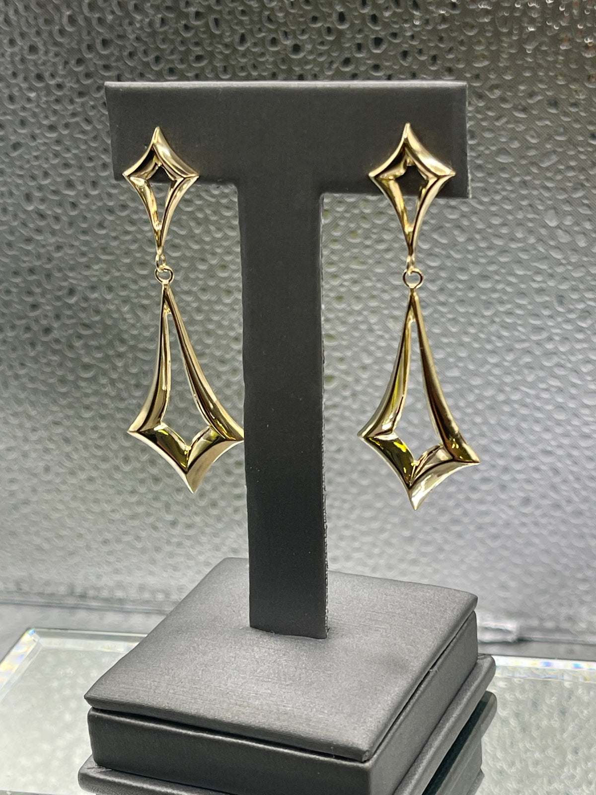 Ladies 14 Karat Yellow Gold Dangling Post Earrings