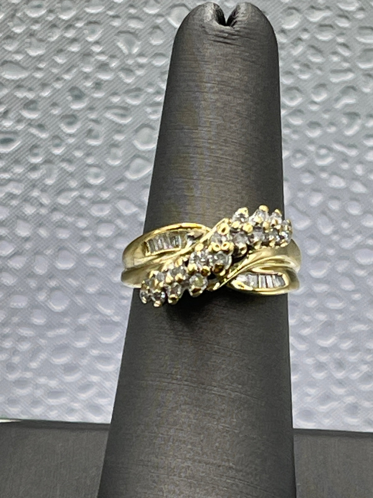 Ladies 10 Karat Yellow Gold Diamond Ring
