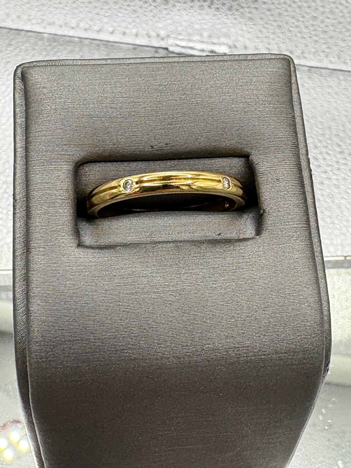 Ladies/Gents 18 Karat Yellow Gold Diamond Band