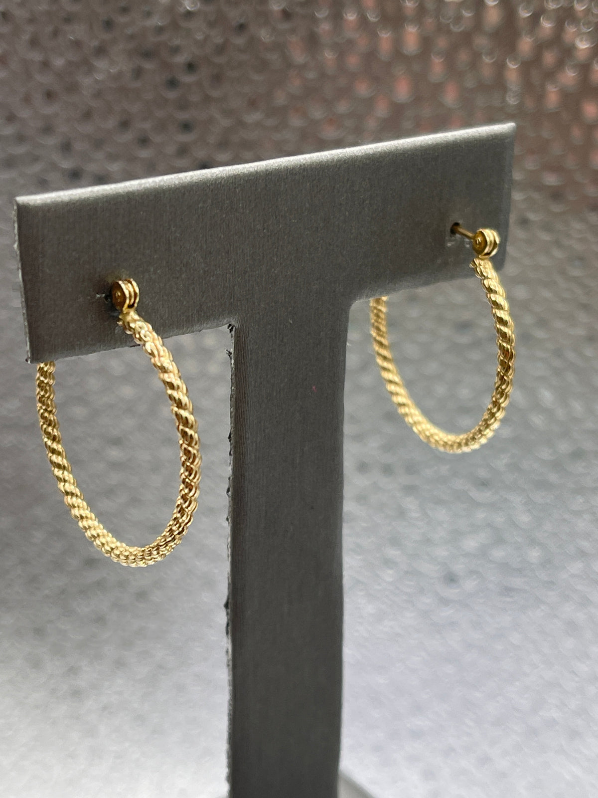 Ladies 14 Karat Yellow Gold Hoop Earrings