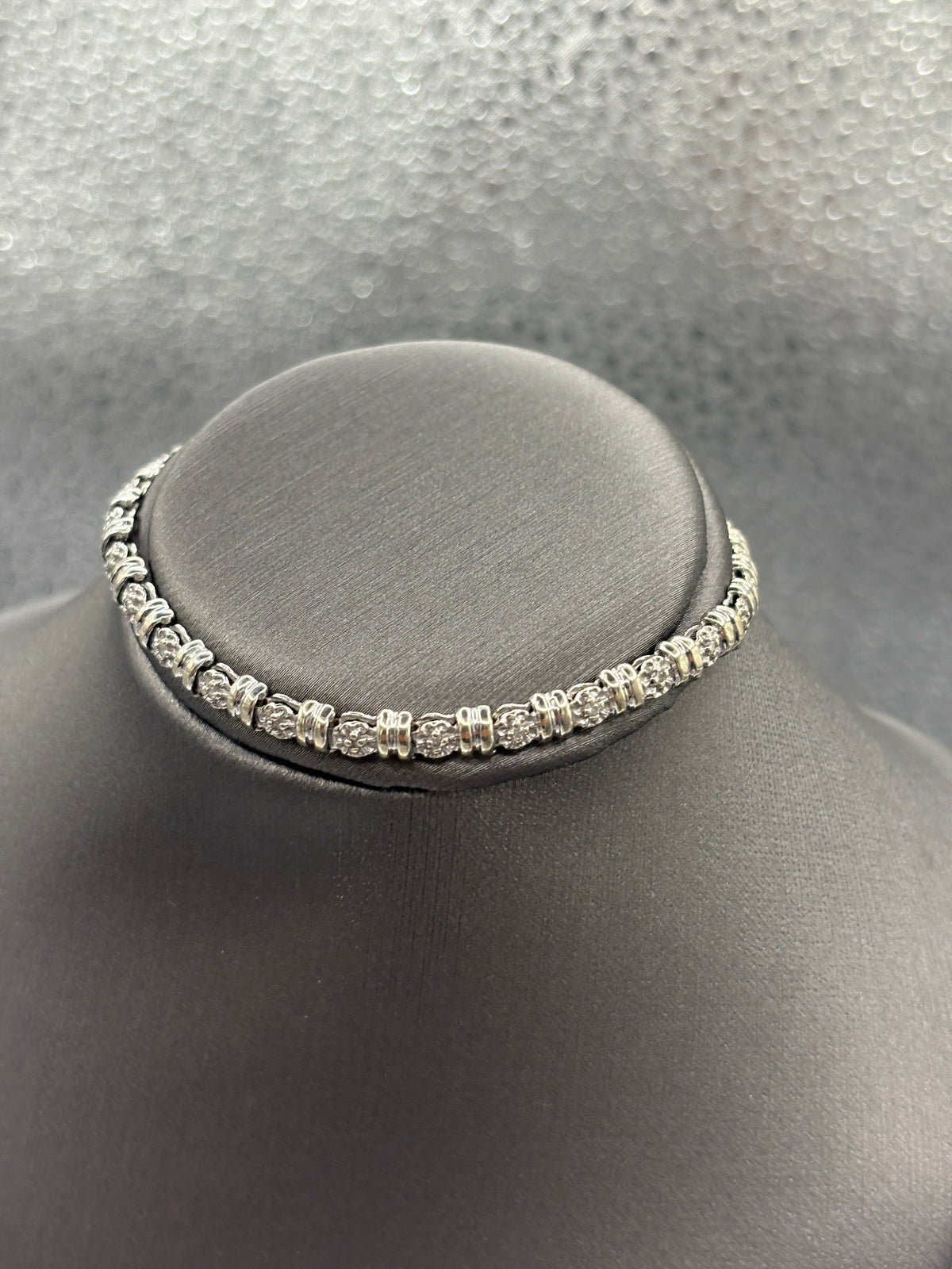 10 Karat White Gold Ladies Diamond Tennis Style Link Bracelet