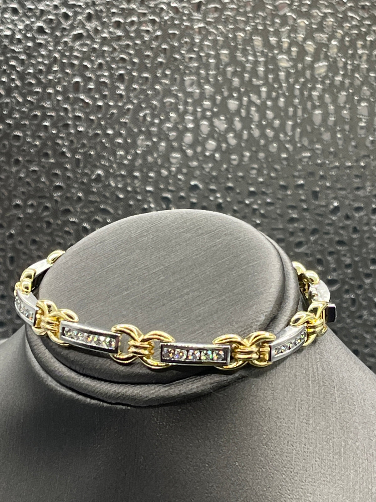 Ladies 18 Karat Two-Toned Diamond Link Bracelet