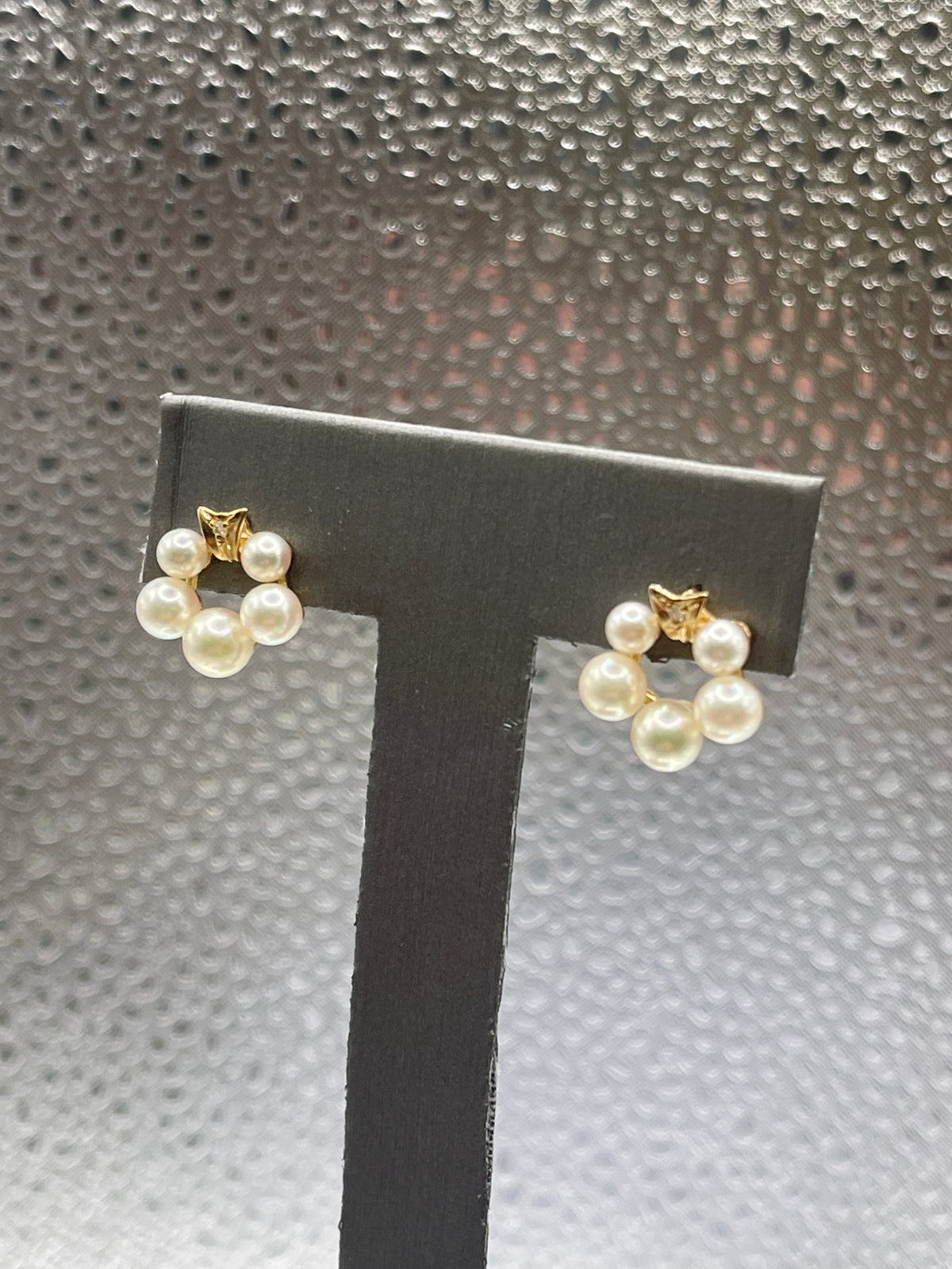 A Gorgeous Ladies 14 Karat Yellow Gold Pearl & Diamond Hoop Stud Earrings