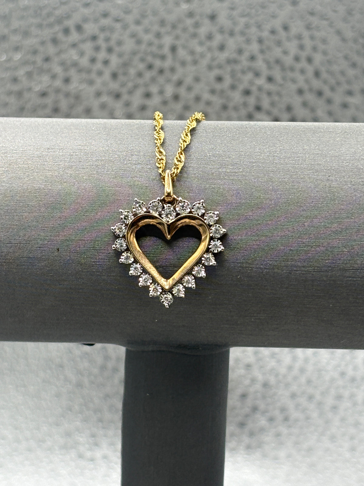 10 Karat Yellow Gold Ladies Diamond Heart Pendant