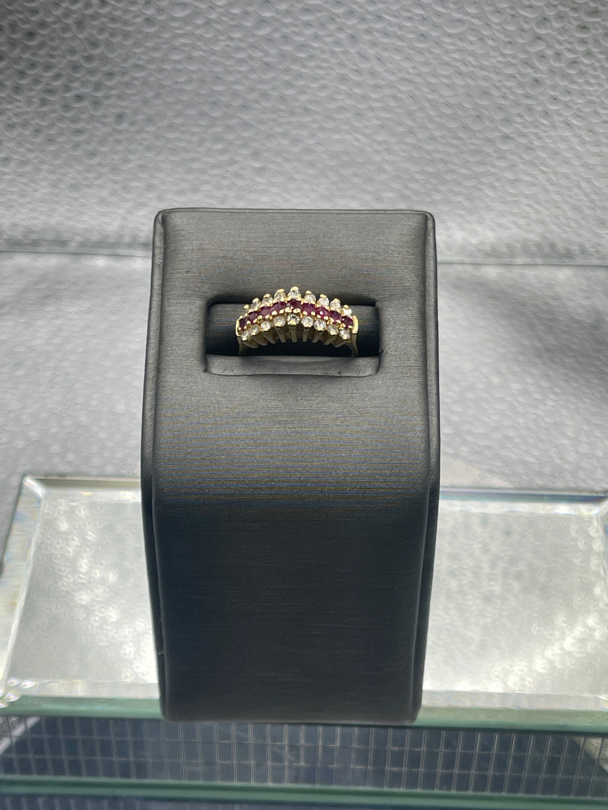 A Classic Ladies 14 Karat Yellow Gold Diamond & Ruby Pyramid Ring