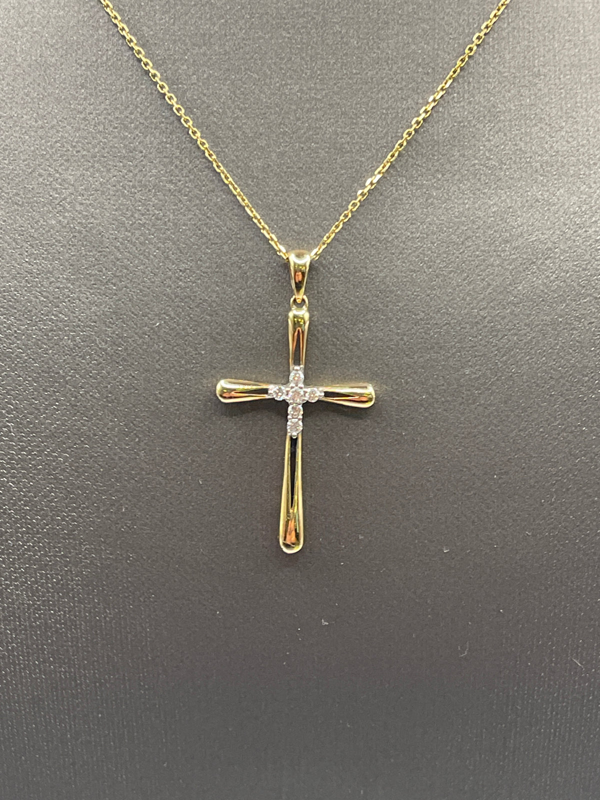 Ladies / Gents 10 Karat Yellow Gold Cross With Diamond Cross