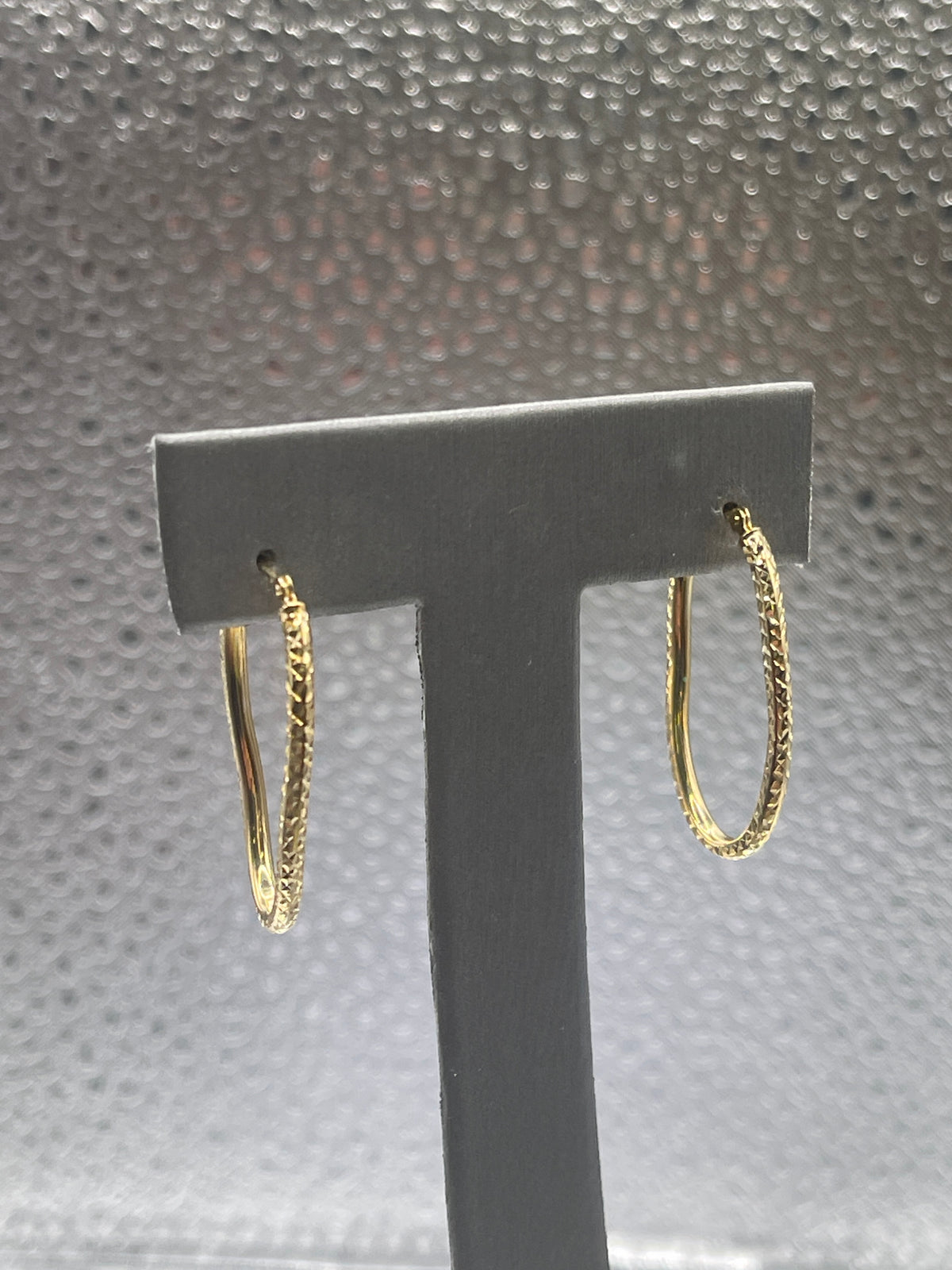 Ladies 10 Karat Solid Yellow Gold Oval Hoop Earrings