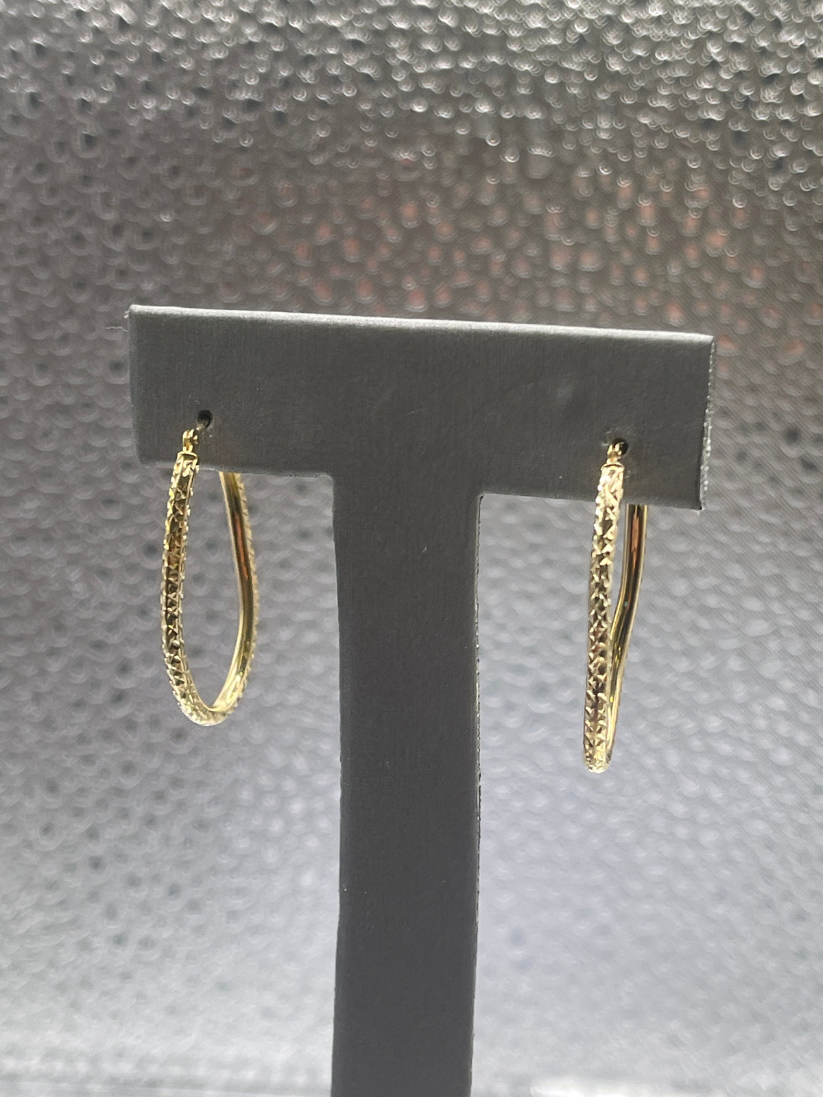 Ladies 10 Karat Solid Yellow Gold Oval Hoop Earrings