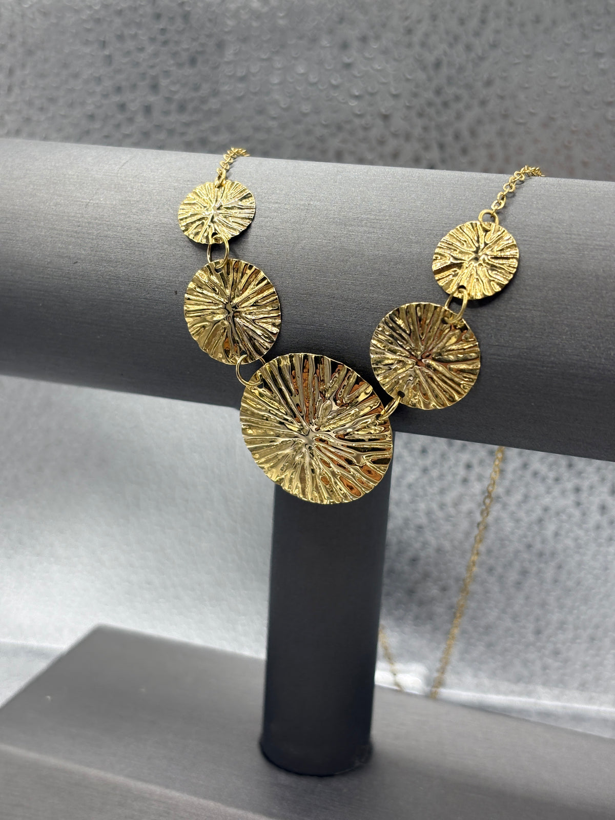 14 Karat Yellow Gold Ladies Sun Burst Disc Necklace