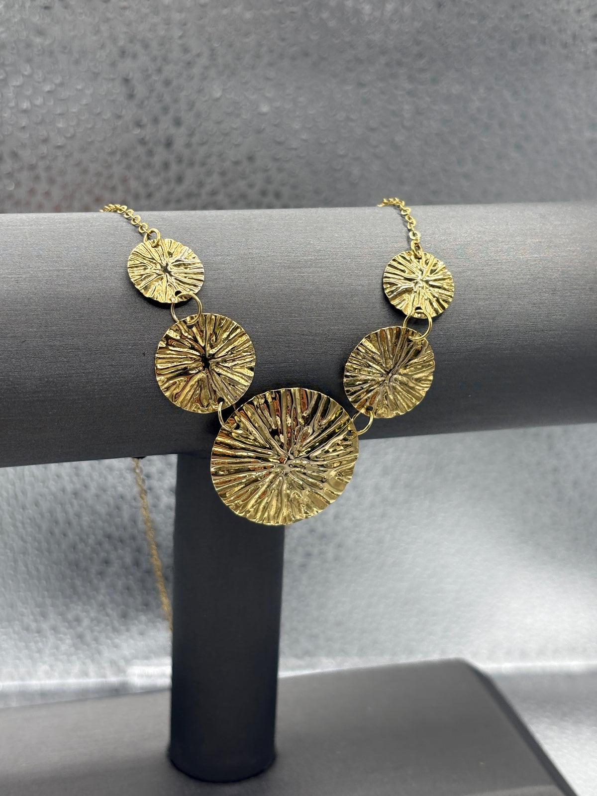 14 Karat Yellow Gold Ladies Sun Burst Disc Necklace