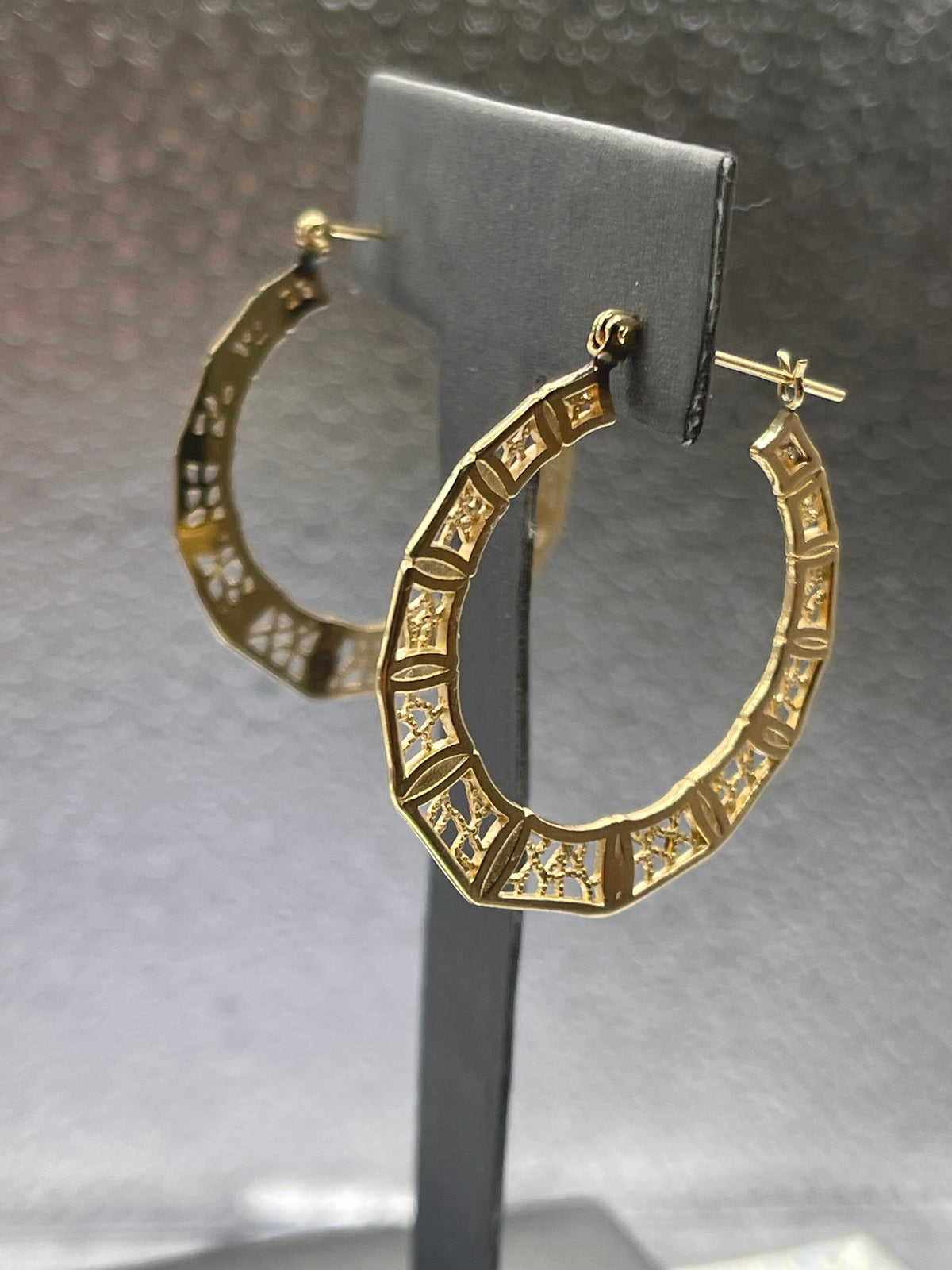 Ladies 14 Karat Solid Yellow Gold Filigree Hoop Earrings