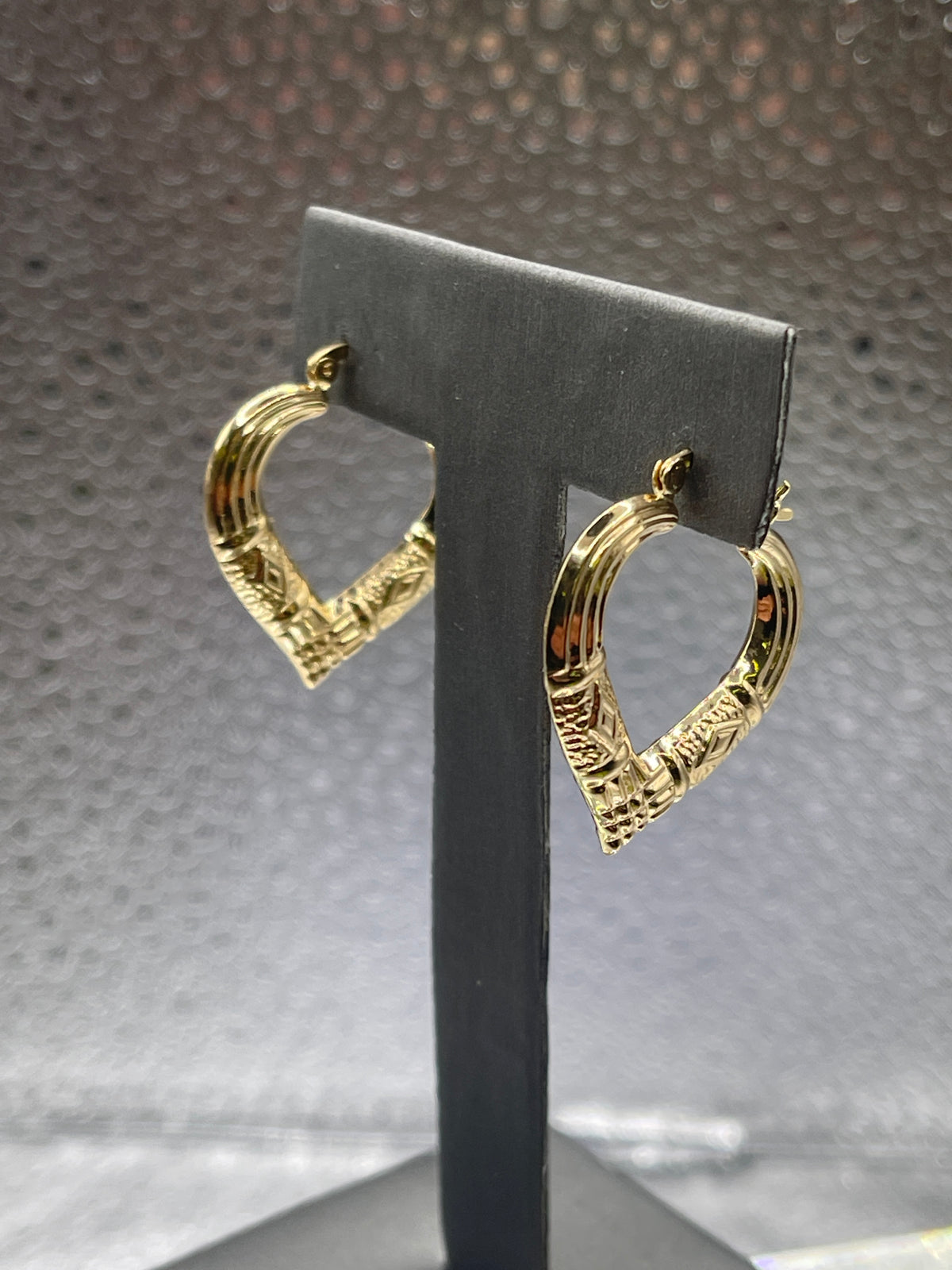 Ladies 14 Karat Solid Yellow Gold Chevron Engraved Hoop Earrings