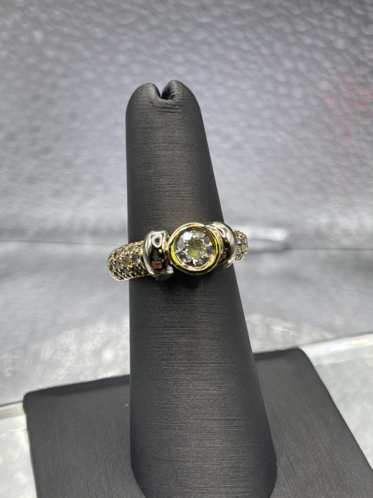 Ladies 14 Karat Solid Yellow Gold Diamond Engagement Ring