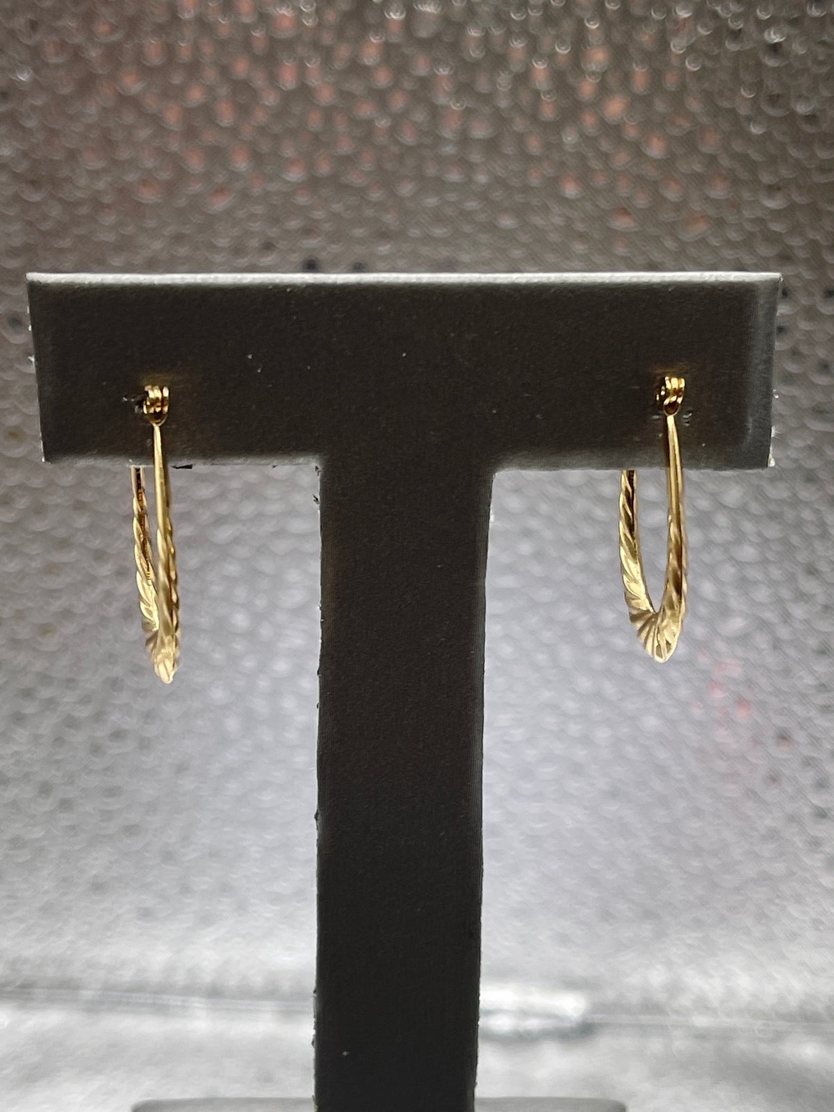 Ladies 14 Karat Solid Yellow Gold Oval Hoop Earrings