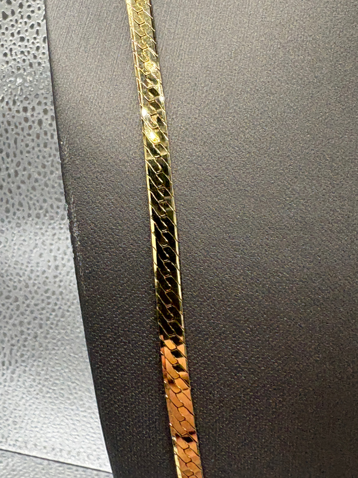 14 Karat Yellow Gold Vintage Beveled Herringbone Chain