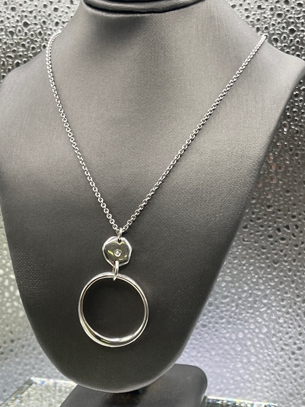 Beautiful Ladies 18 Karat White Gold Floating Diamond Galaxy Pendant & Chain
