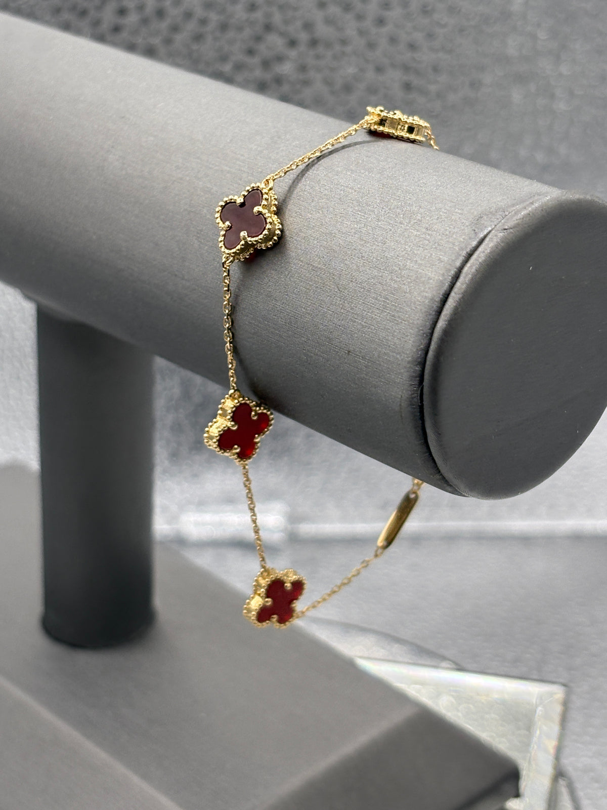 Van Cleef & Arpels Vintage 18 KT Y/G Alhambra Carnelian Bracelet