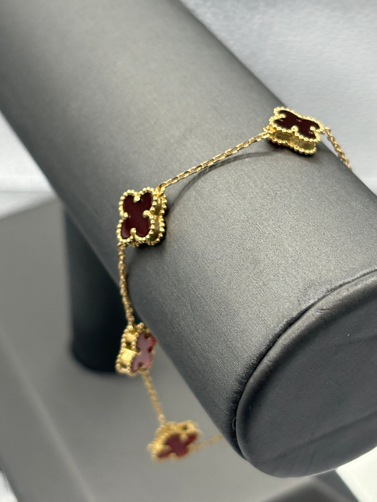 Van Cleef & Arpels Vintage 18 KT Y/G Alhambra Carnelian Bracelet