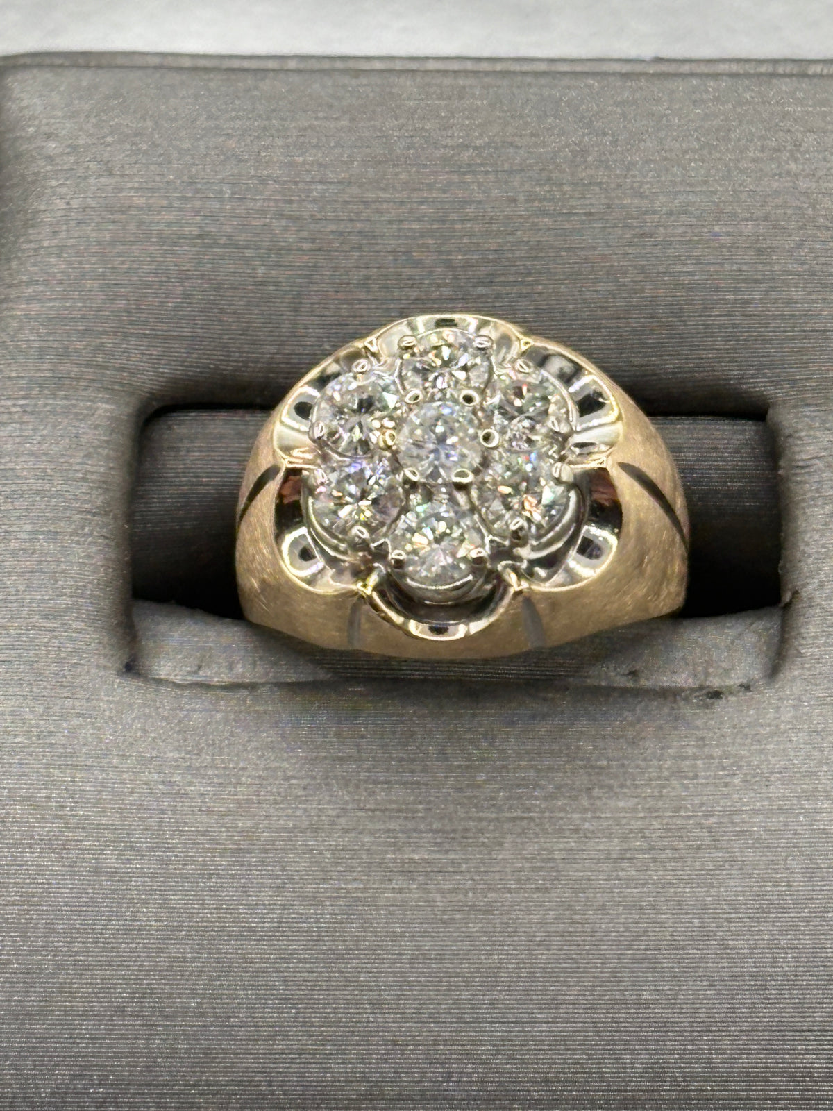 14 Karat Yellow Gold Ladies/Gents Diamond Cluster Ring