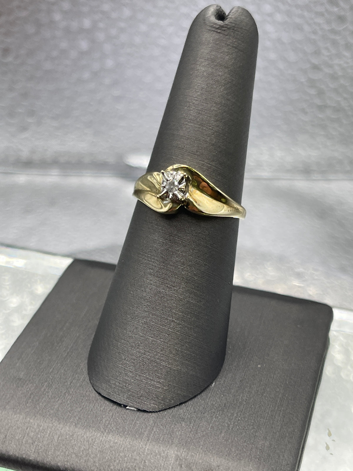 Ladies Beautiful 14 Karat Yellow Gold Fluted Diamond Bypass Ring