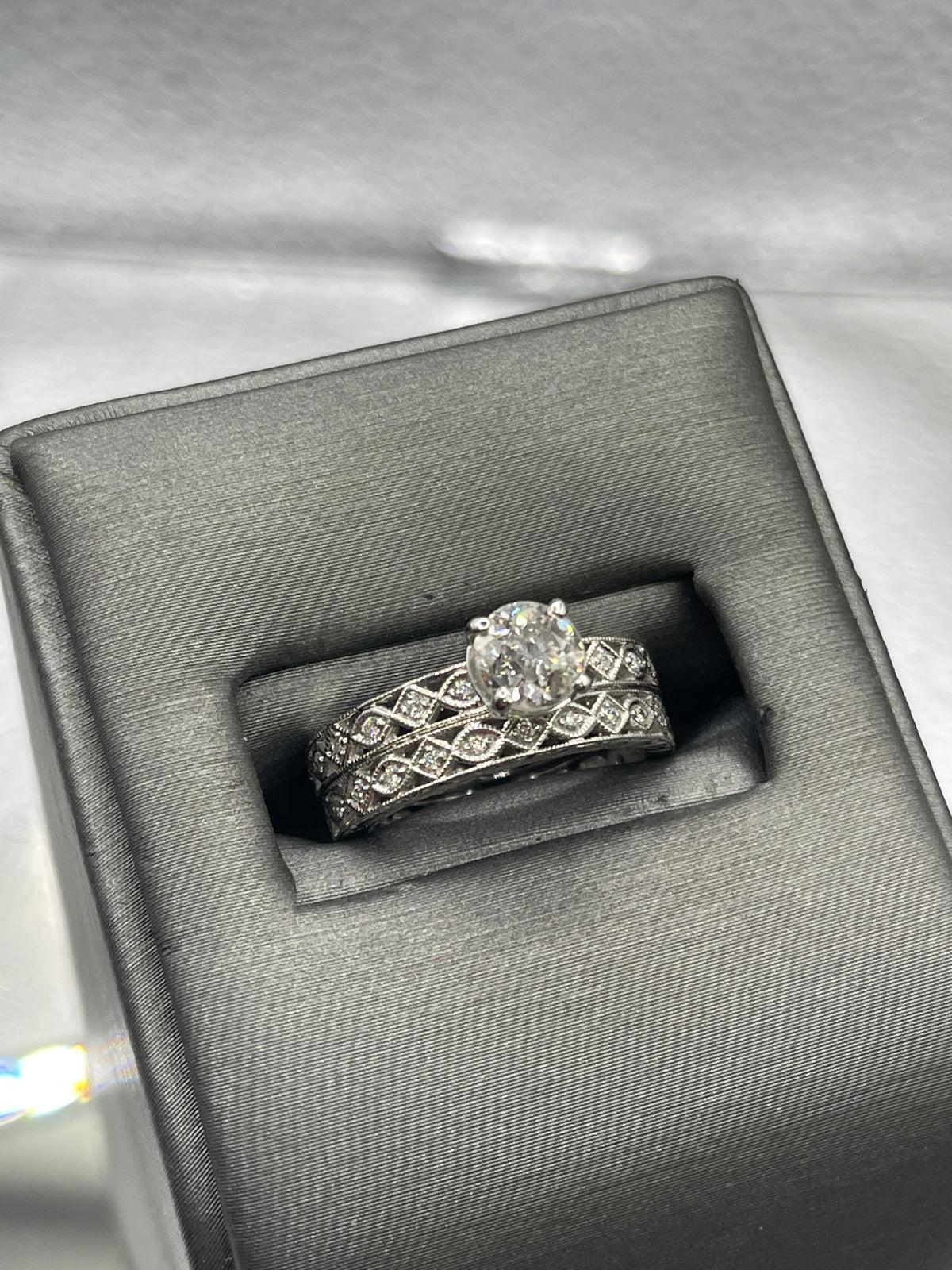 A Lovely Ladies 14 Karat White Gold Diamond Wedding Band Set