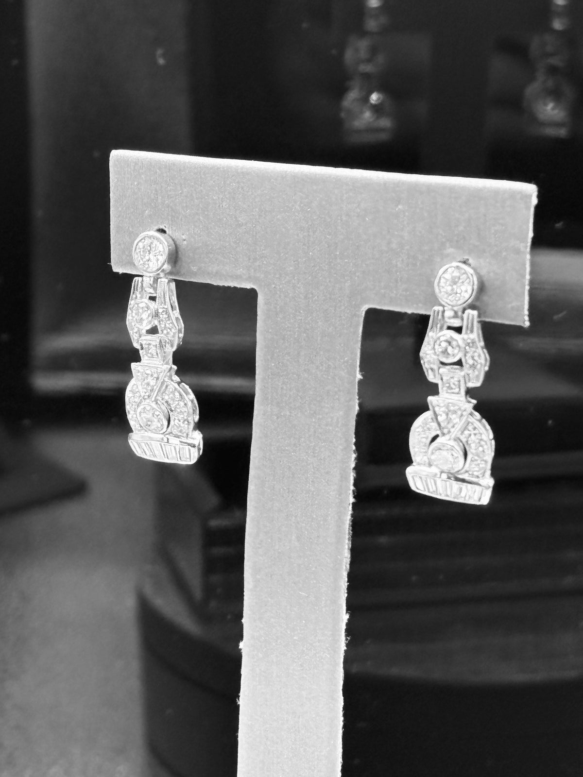 Antique Ladies Platinum & Diamond Art Deco Dangling Earrings