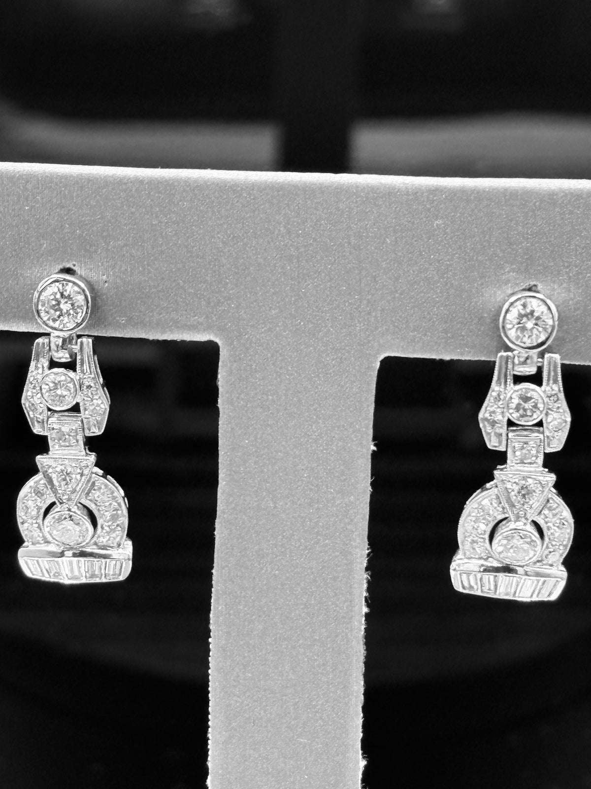 Antique Ladies Platinum & Diamond Art Deco Dangling Earrings