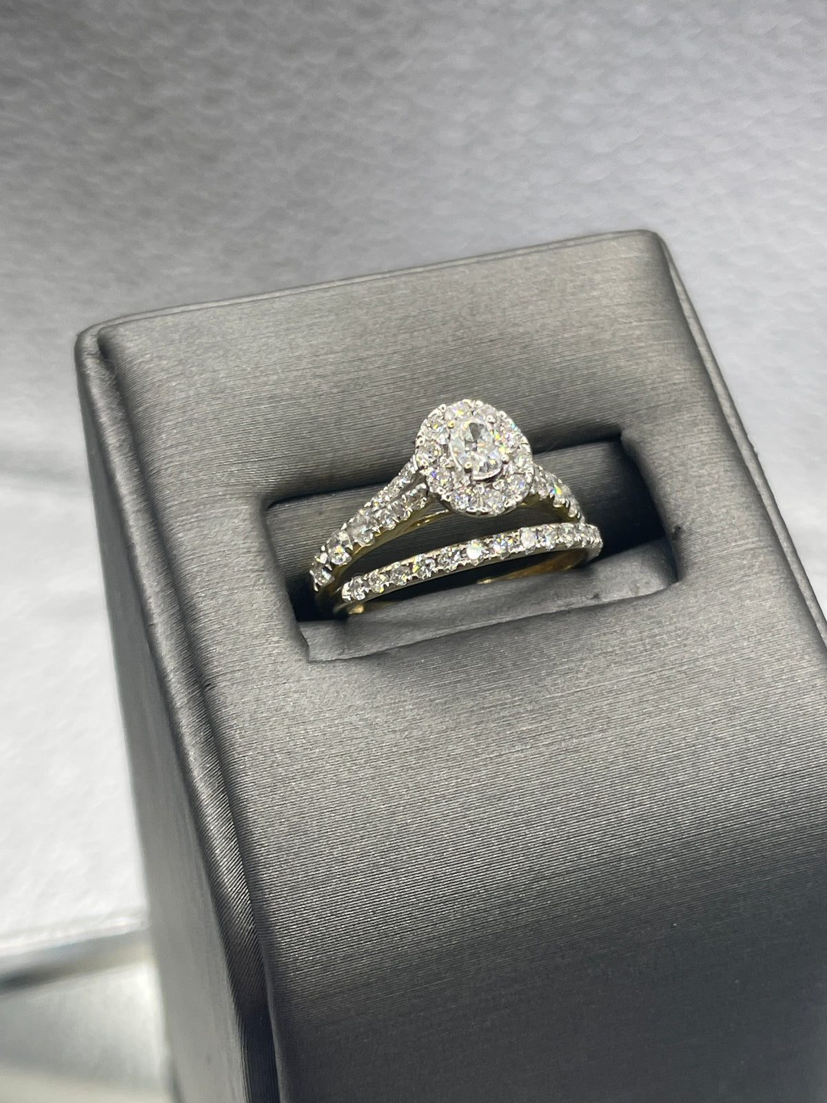 Ladies Beautiful 14 Karat Yellow Gold Diamond Wedding Ring Set