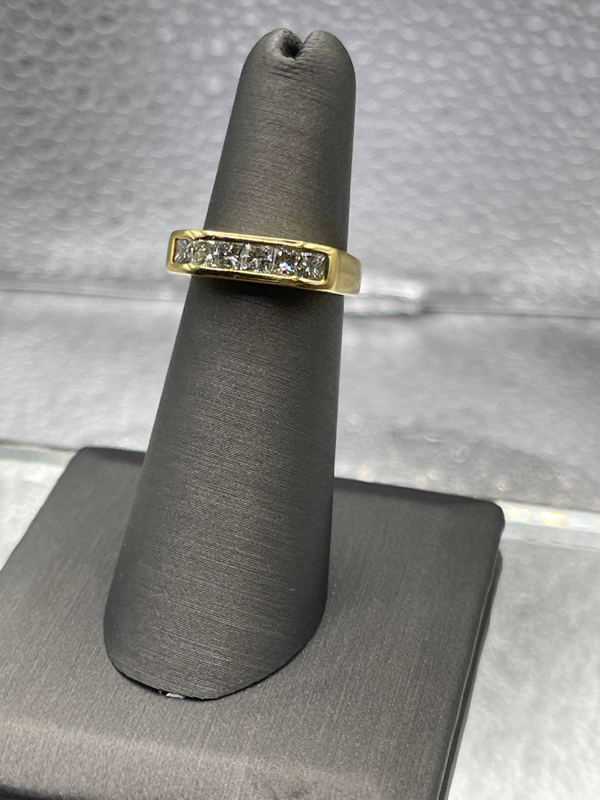 Ladies 18 Karat Solid Yellow Gold Diamond Band