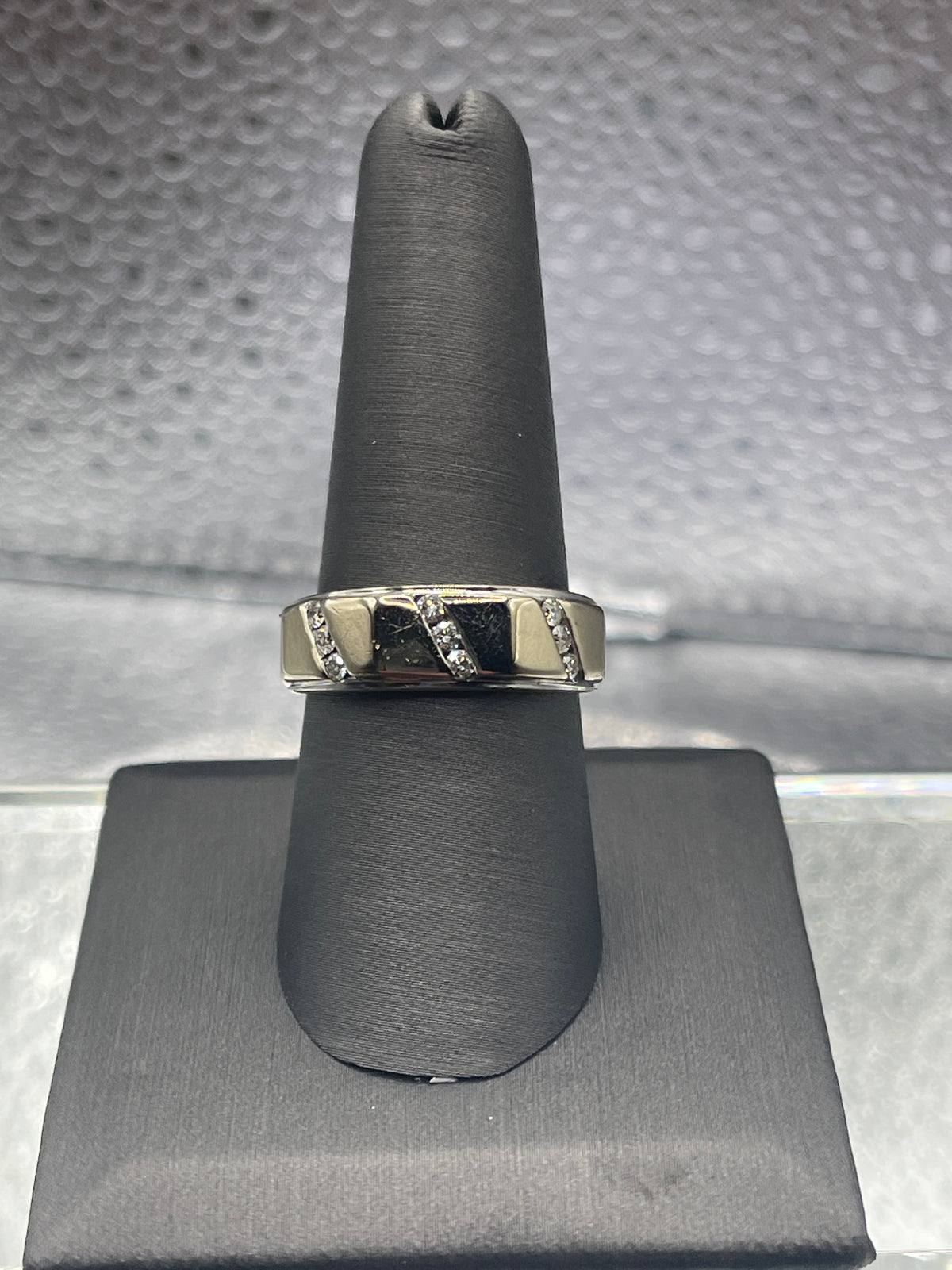 Ladies or Gents 14 Karat Solid White Gold Diamond Wedding Band