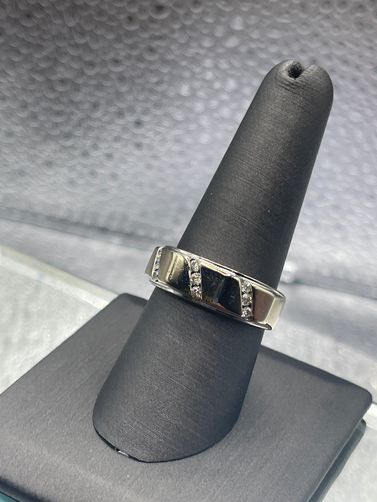 Ladies or Gents 14 Karat Solid White Gold Diamond Wedding Band