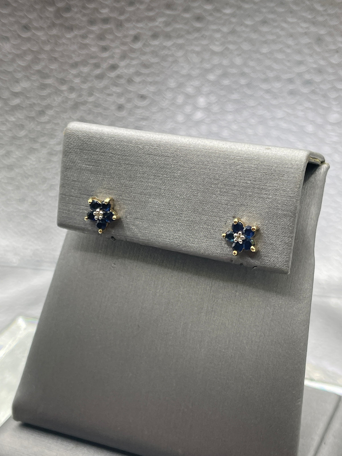Ladies 10 Karat Solid Yellow Gold Blue Sapphire and Diamond Floral Earrings