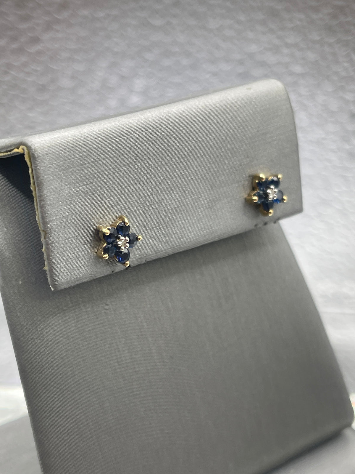 Ladies 10 Karat Solid Yellow Gold Blue Sapphire and Diamond Floral Earrings