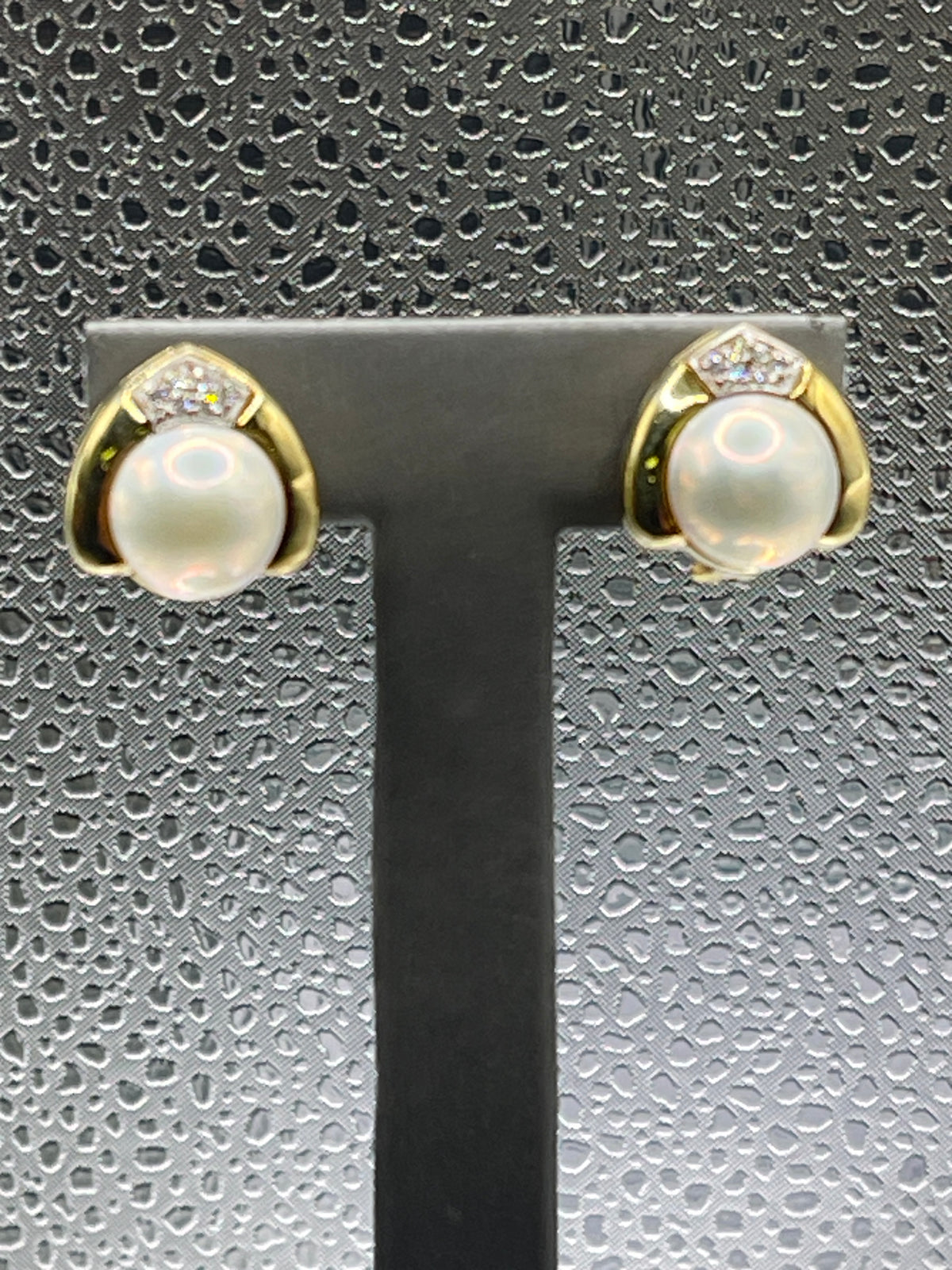 Ladies 14 Karat Solid Yellow Gold Pearl and Diamond Earrings