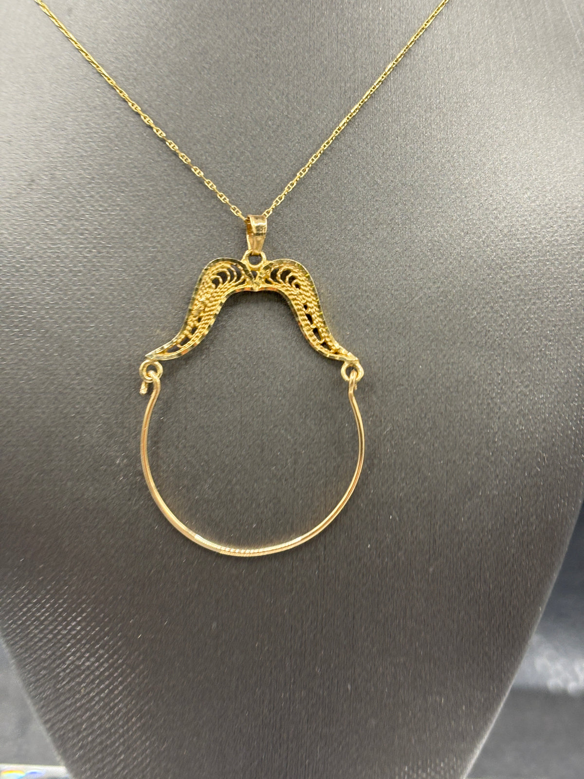 14 KARAT YELLOW GOLD CHARM HOLDER NECKLACE PENDANT
